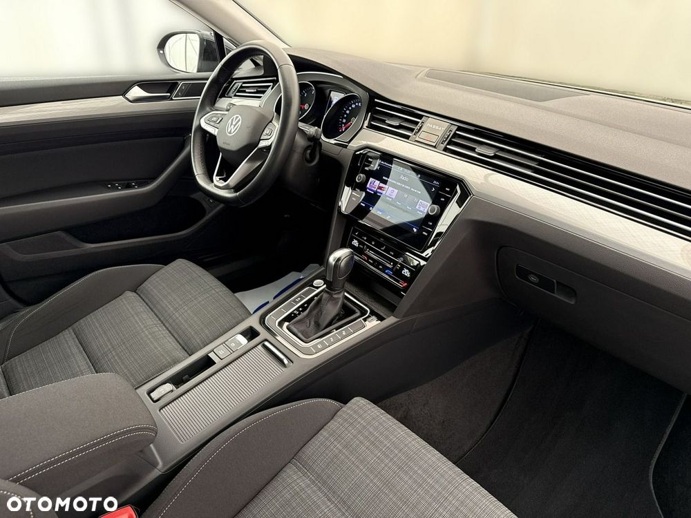 Volkswagen Passat - 22