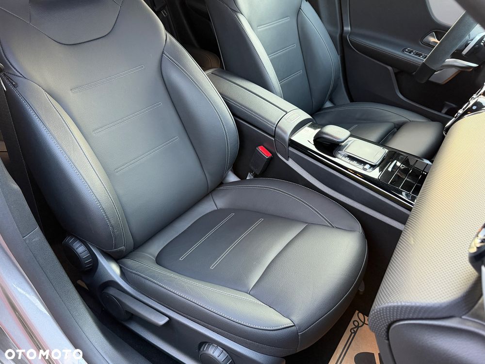 Mercedes-Benz CLA 200 d AMG Line 8G-DCT - 14