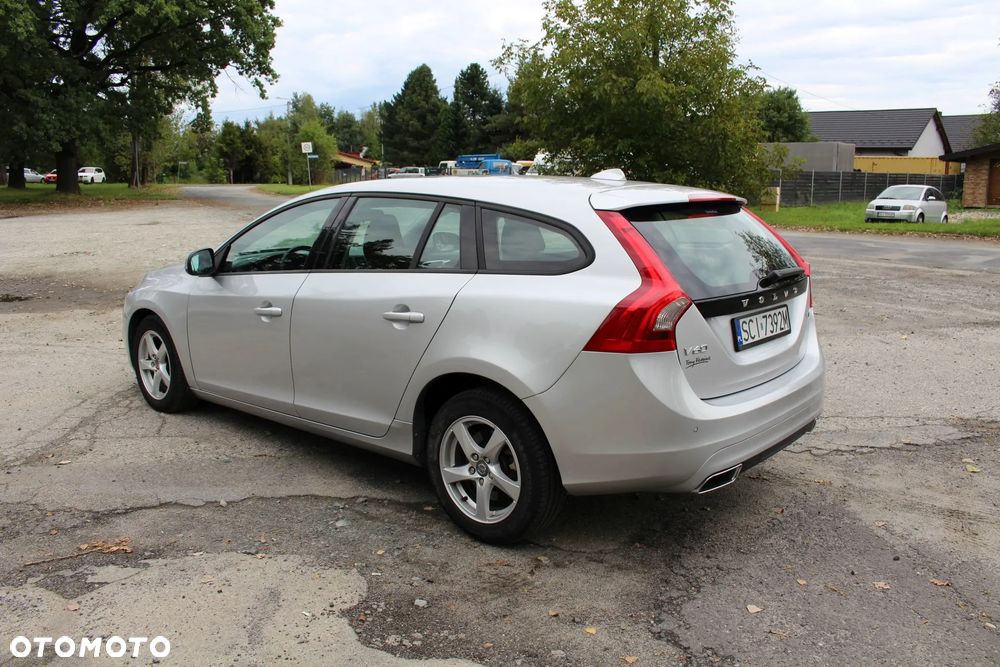 Volvo V60 D4 Kinetic - 5