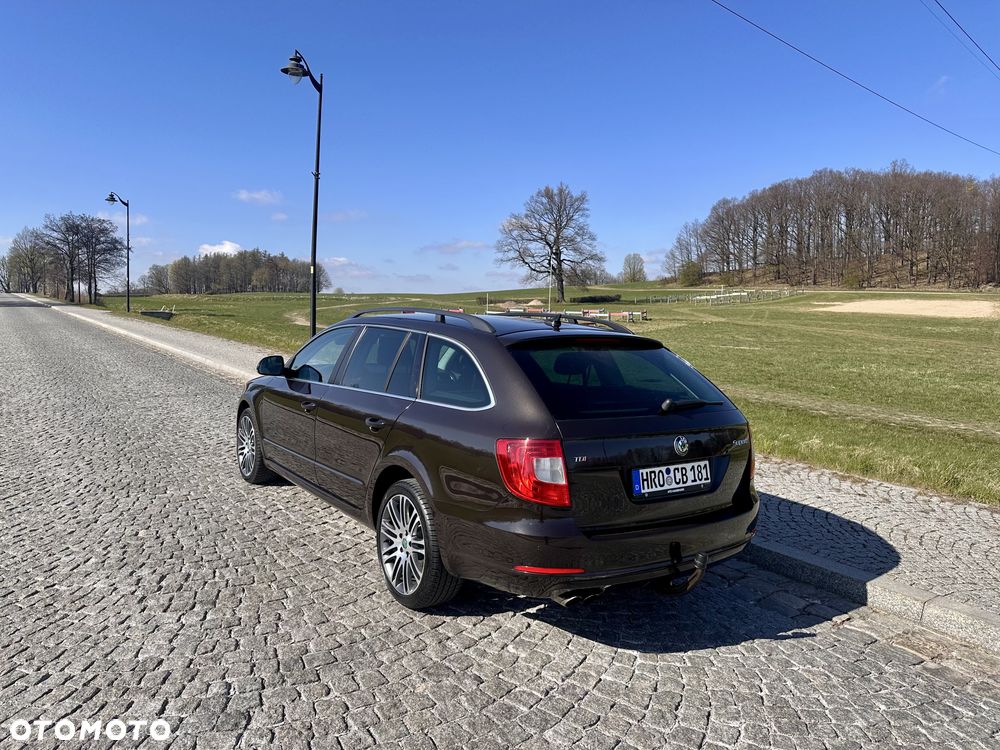 Skoda Superb 2.0 TDI DSG Exclusive - 21