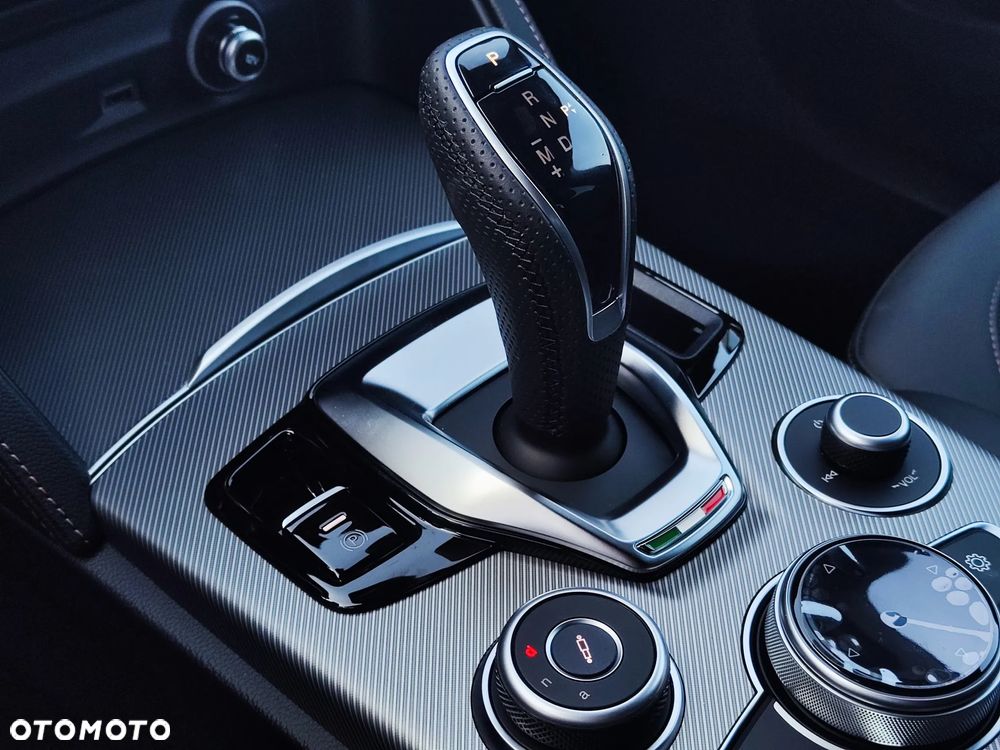 Alfa Romeo Stelvio 2.0 Turbo Intensa Q4 - 20