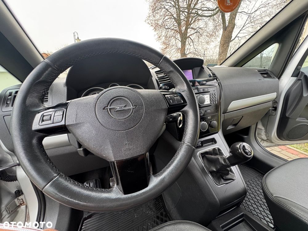 Opel Zafira - 32