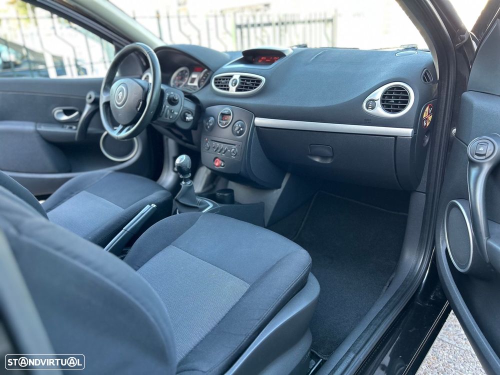 Renault Clio 1.5 dCi Dynamique S - 15