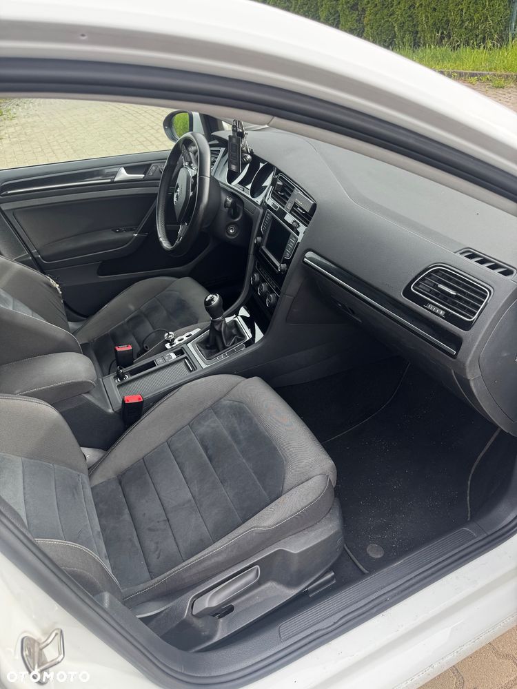 Volkswagen Golf - 8