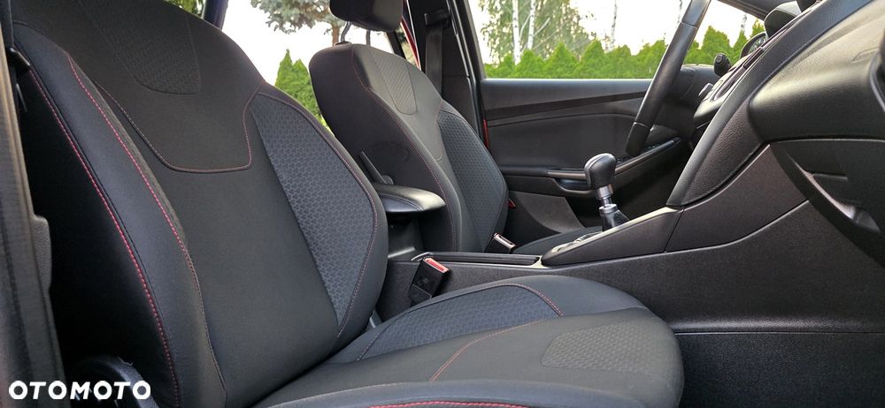 Ford Focus 1.0 EcoBoost ST-Line Red ASS - 18