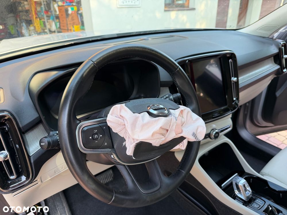 Volvo XC 40 B5 B AWD Ultimate Dark - 32