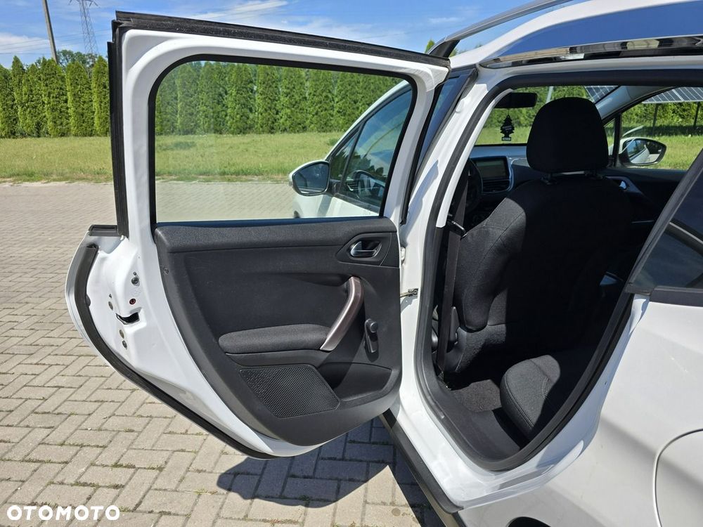 Peugeot 2008 - 17