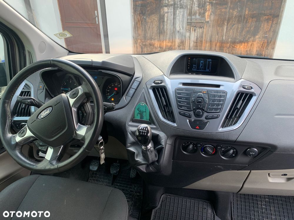 Ford Tourneo Custom - 6