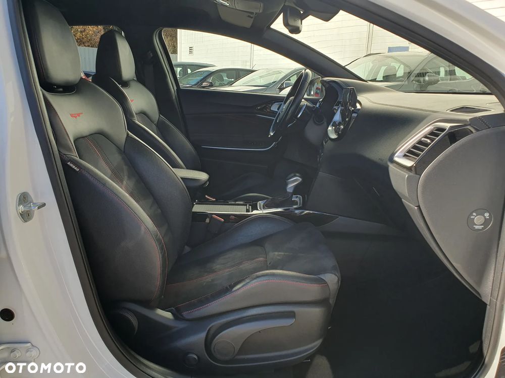 Kia ProCeed 1.6 T-GDI GT DCT - 17