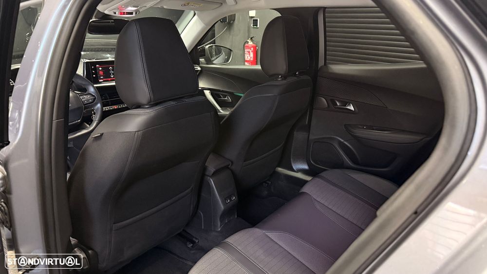 Peugeot 2008 1.2 PureTech Allure Pack - 25