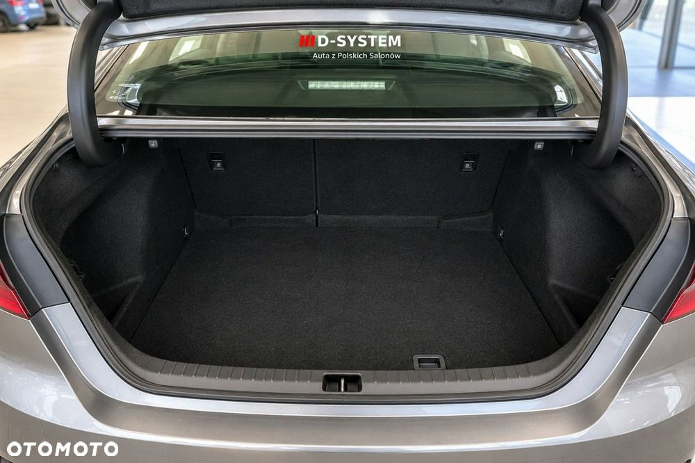 Toyota Camry - 12