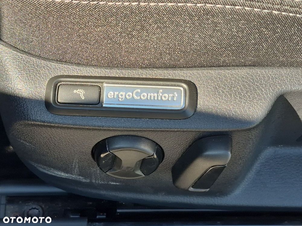 Volkswagen Passat Variant 2.0 TDI SCR Business Plus DSG - 11
