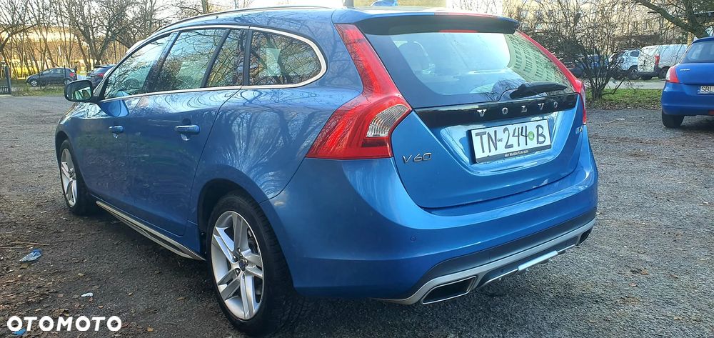 Volvo V60 D4 Geartronic Summum - 4