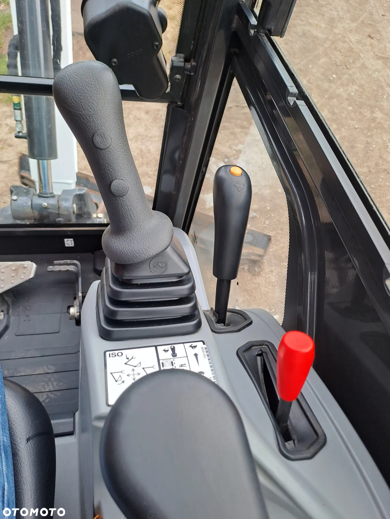 Bobcat E17 - 7