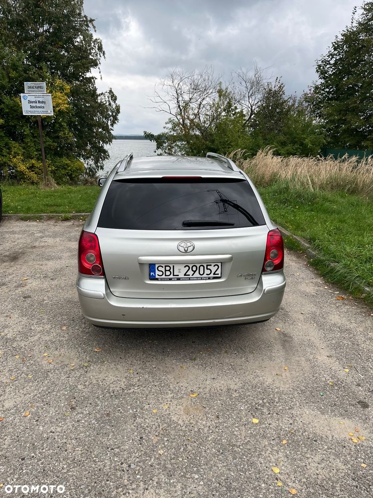 Toyota Avensis 2.2 D-4D Prestige - 4