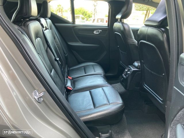 Volvo XC 40 T4 Recharge DKG Inscription Expression - 35