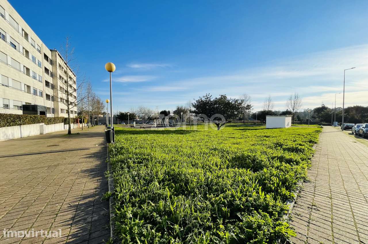 Terreno Urbano para comercio Castelo da Maia-Porto - Grande imagem: 3/26