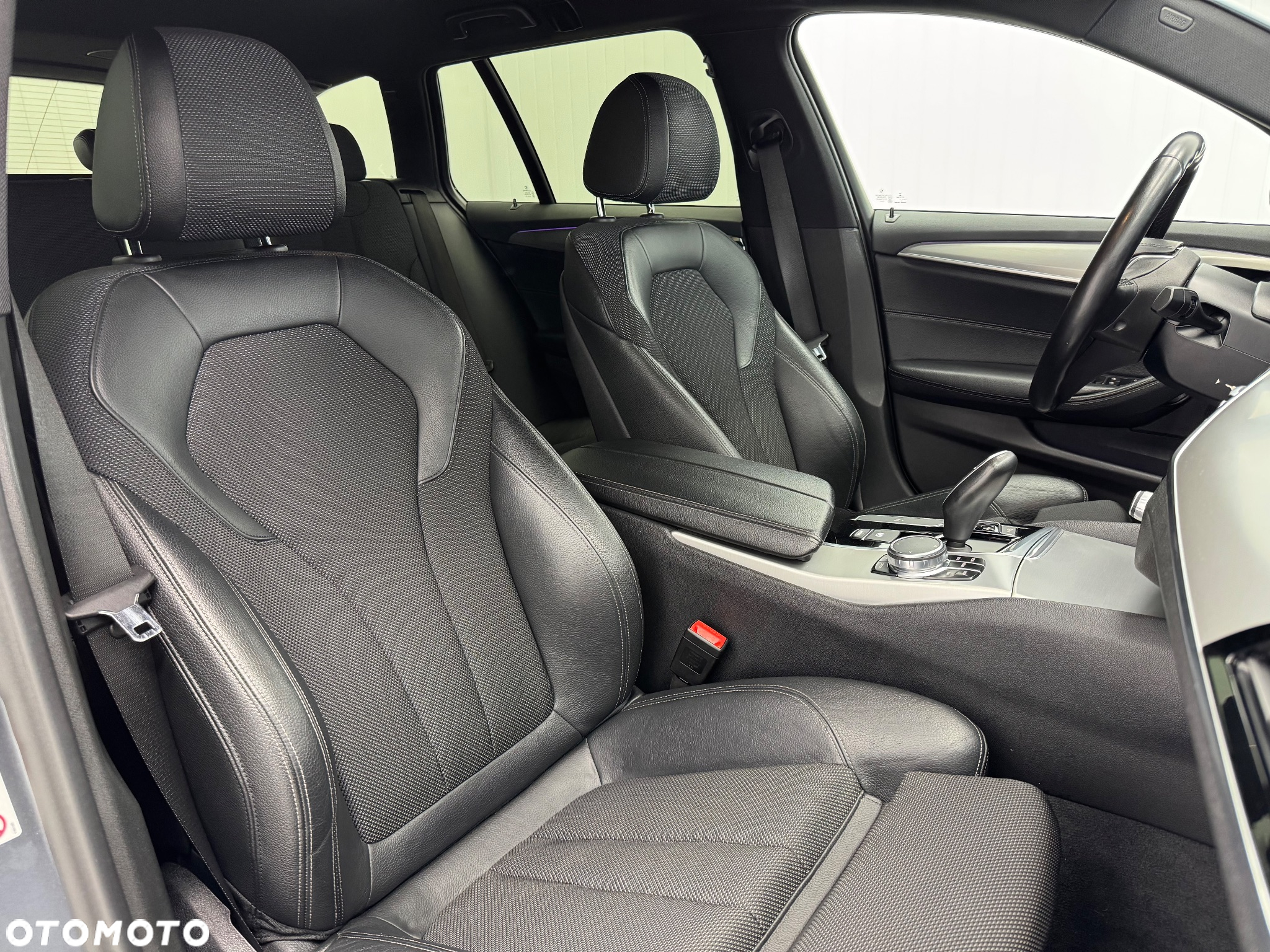 BMW Seria 5 520d Touring Sport Line - 25