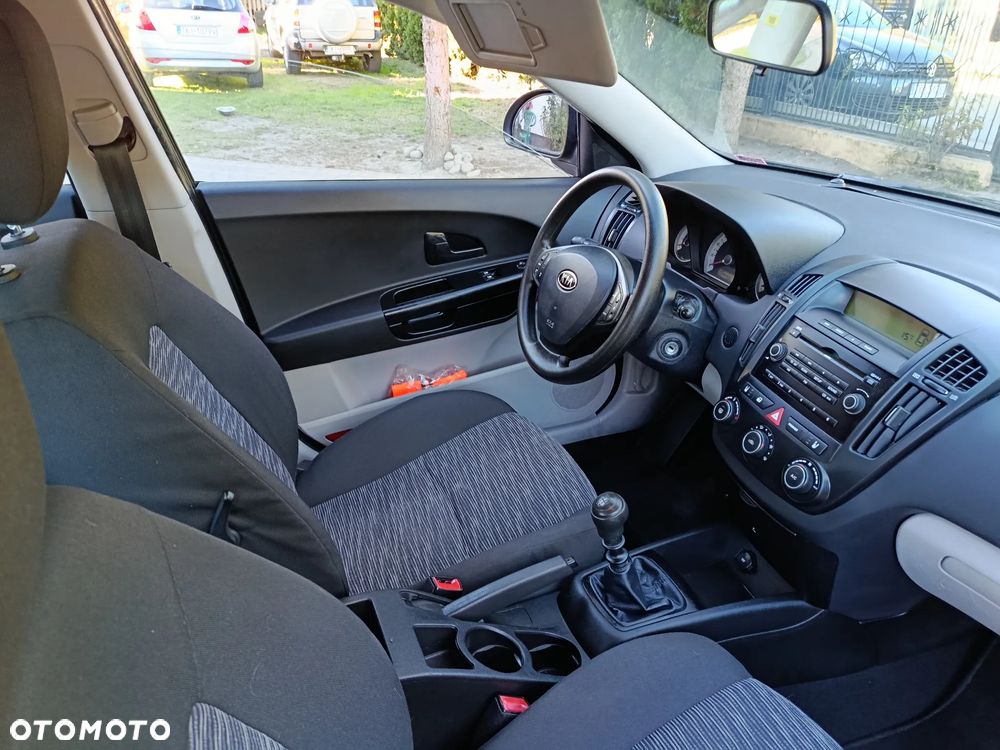 Kia Ceed 1.4 CVVT LX - 20
