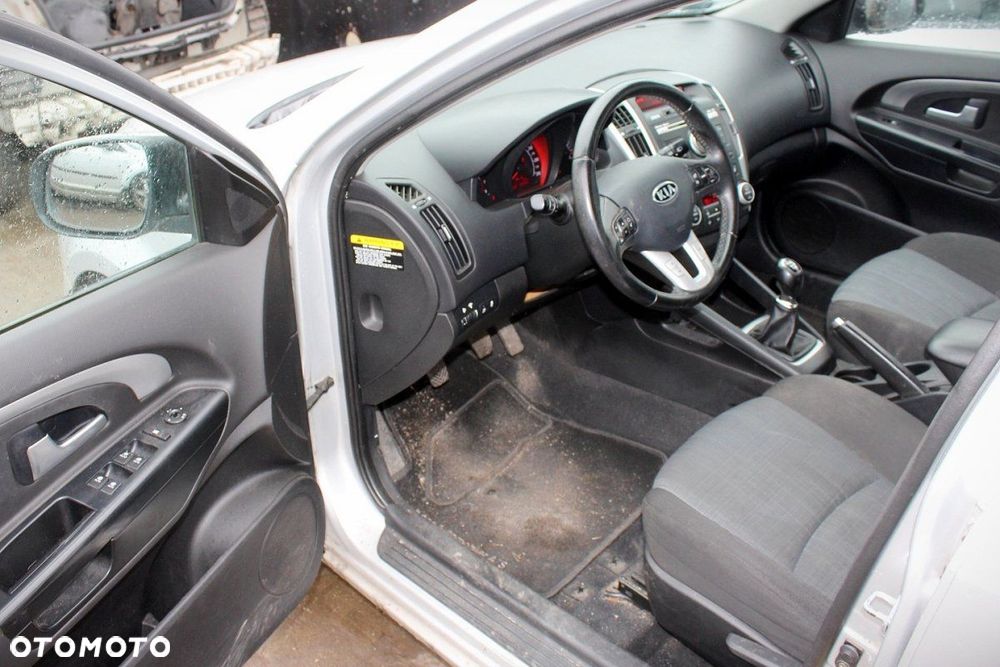 Kia Ceed I Lift ED 2011 1.4i G4FA Kombi (MASKA, ZDERZAK, LAMPA, BŁOTNIK, DRZWI, SZYBA, FOTEL) - 7