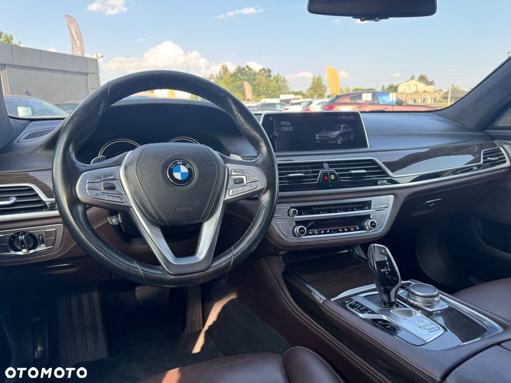 BMW Seria 7 - 12