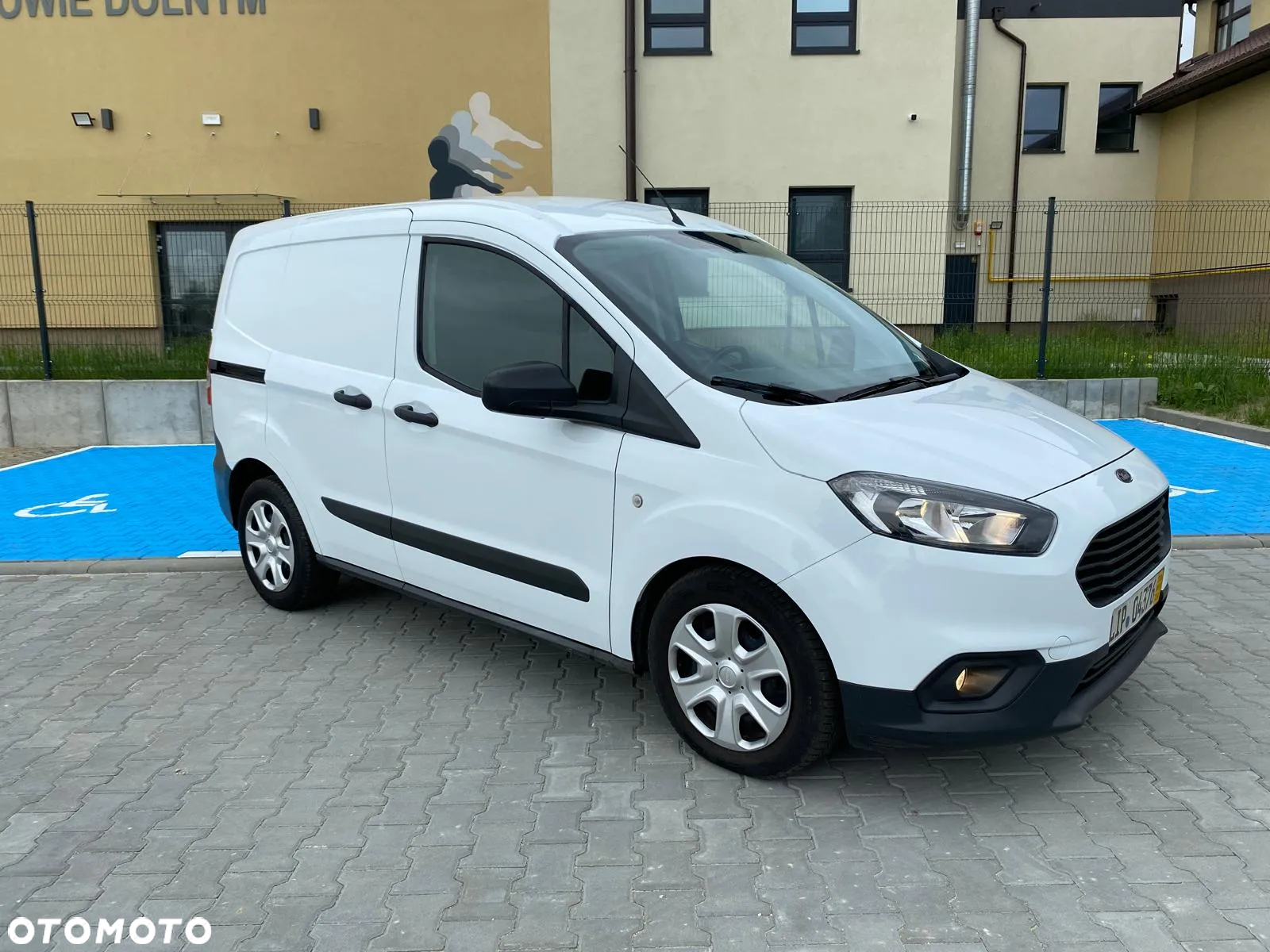 Ford Courier - 11