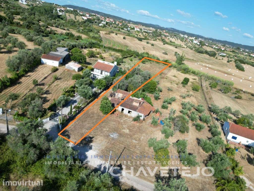Terreno com ruína para reconstruir junto à cidade de Tomar. - Grande imagem: 2/19