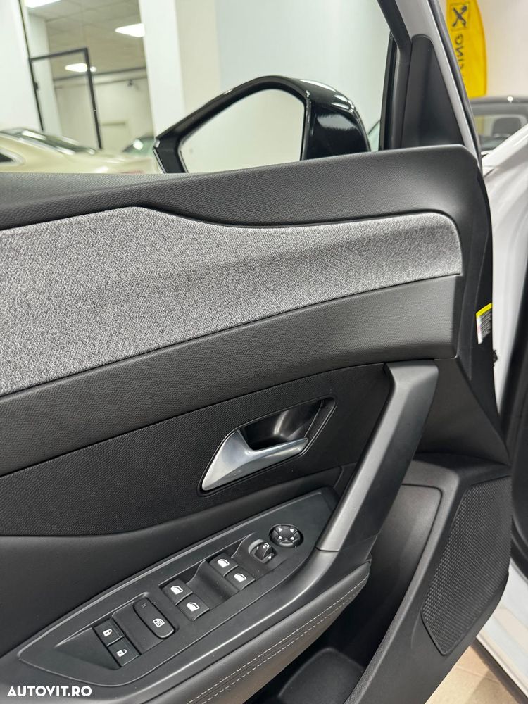 Peugeot 408 1.2L 136 e-DSC6 MHEV Allure - 24