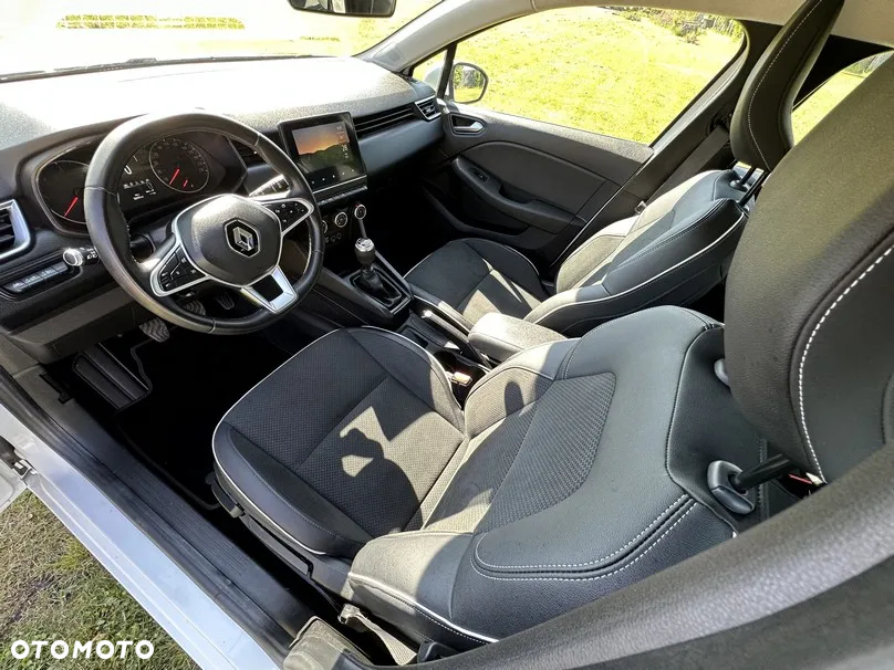 Renault Clio - 17