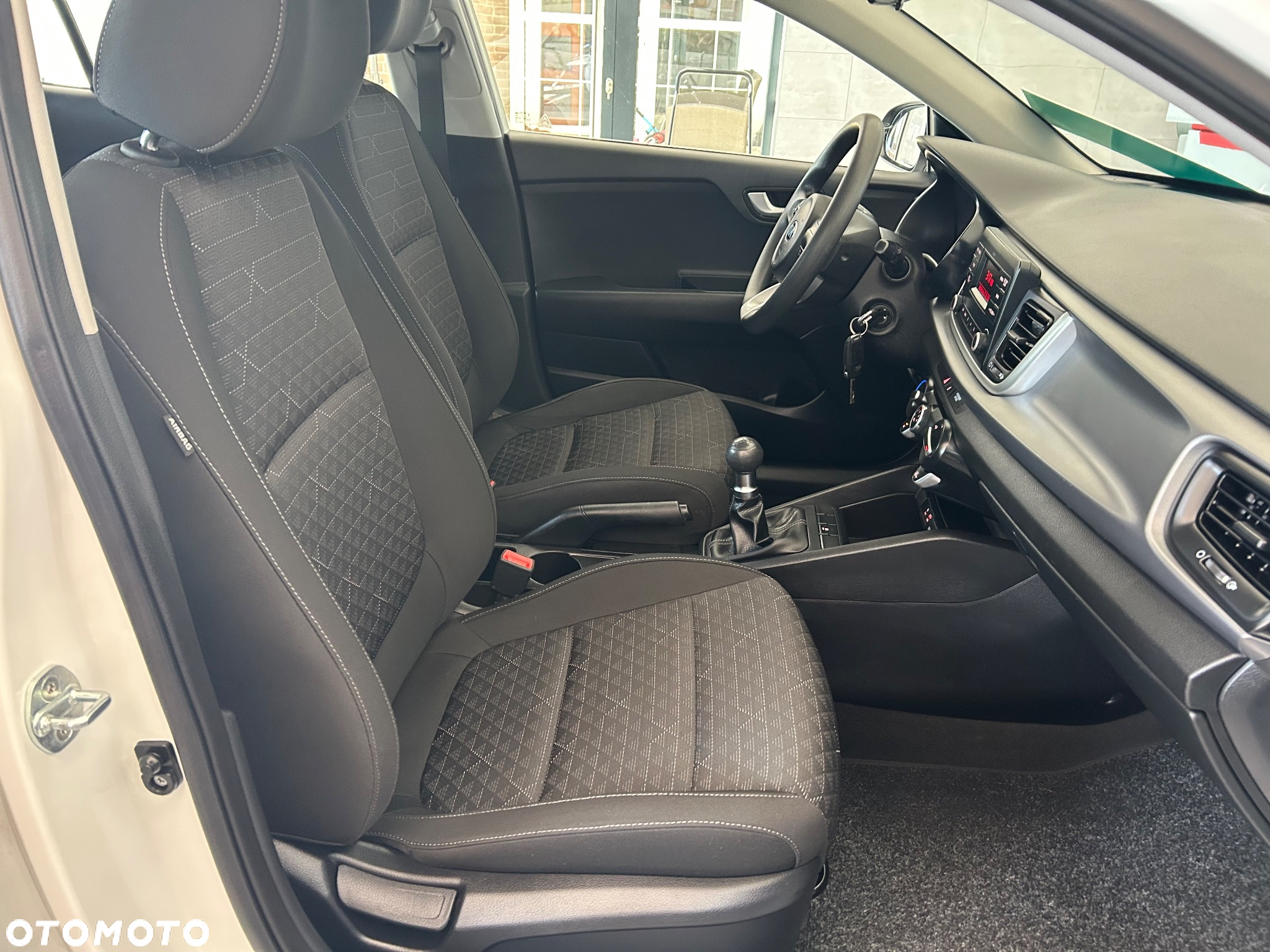 Kia Rio 1.2 Business Line - 28