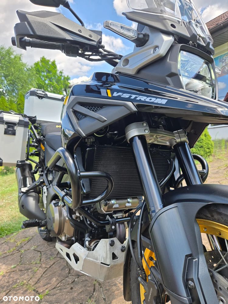 Suzuki V-STROM - 24