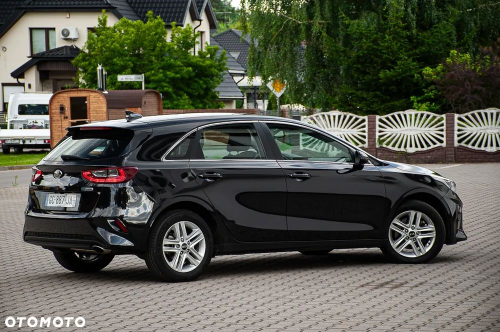 Kia Ceed 1.6 CRDi Eco-Dynamics+(48V Mild-Hybr.) DCT7 Spirit - 4