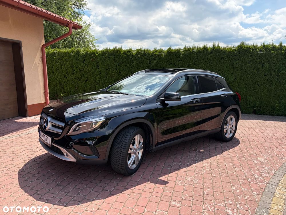 Mercedes-Benz GLA 250 4Matic 7G-DCT Urban - 3