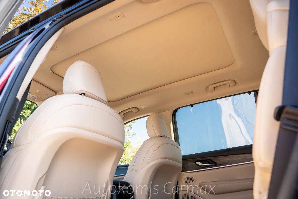 Jeep Grand Cherokee - 24