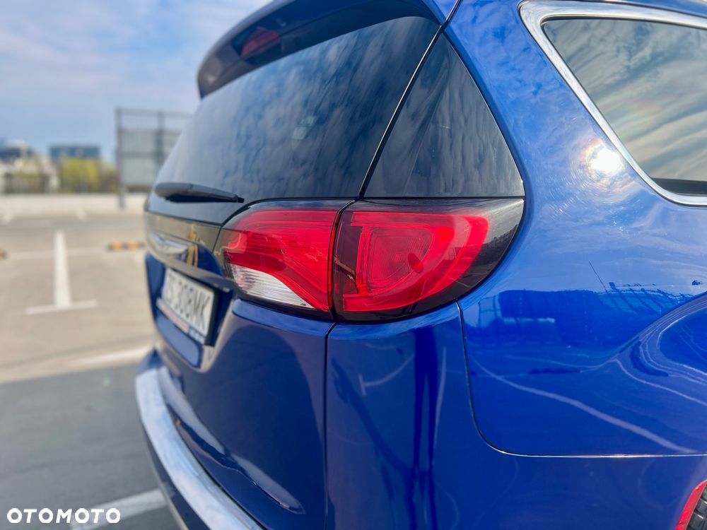 Chrysler Pacifica - 10