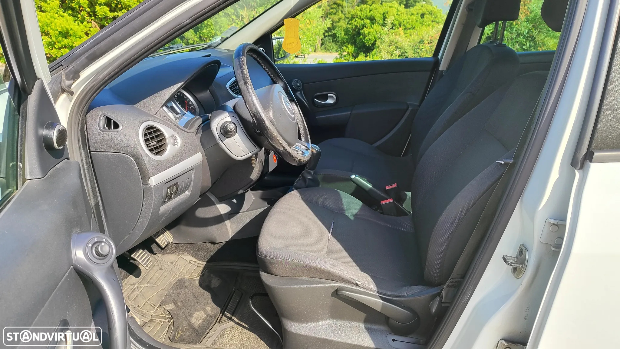 Renault Clio 1.5 dCi Dynamique S - 24