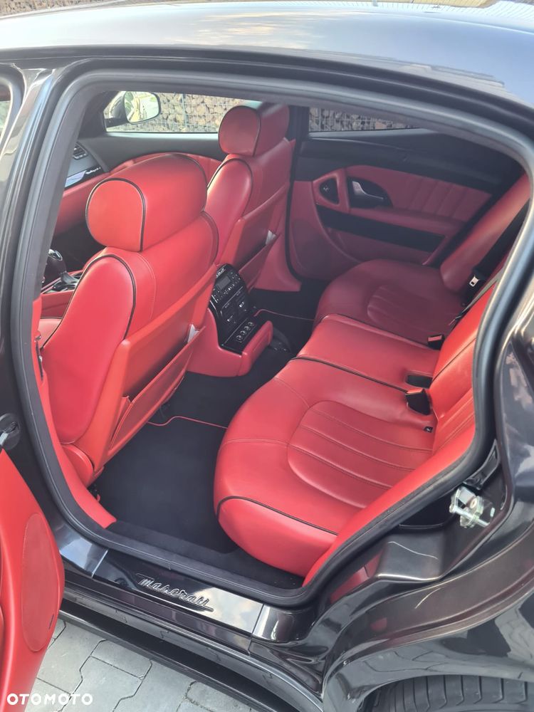 Maserati Quattroporte - 4