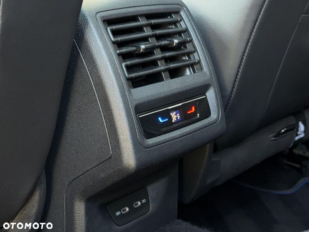 Volkswagen Golf Variant - 19