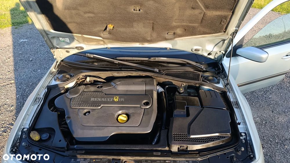 Renault Laguna 1.9 dCi Confort Authentique - 11