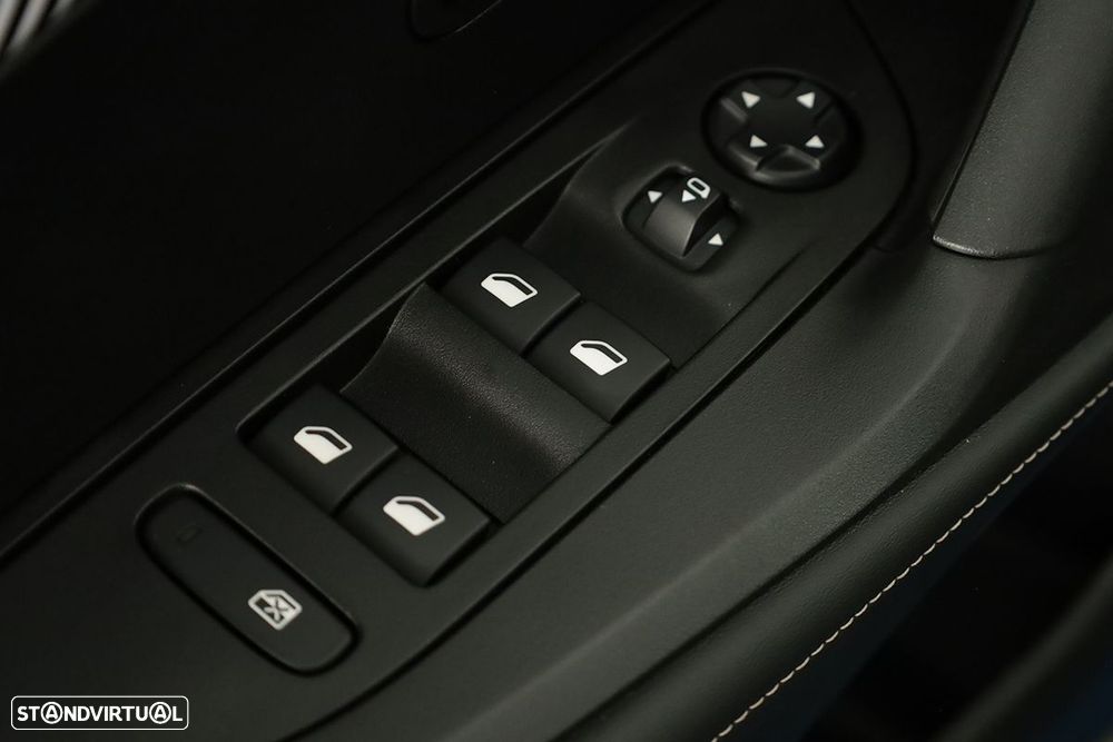 Peugeot 2008 1.2 PureTech Allure - 19