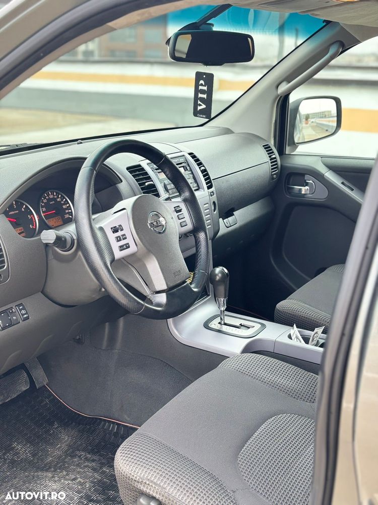 Nissan Pathfinder 2.5 dCi SE Aut. - 14