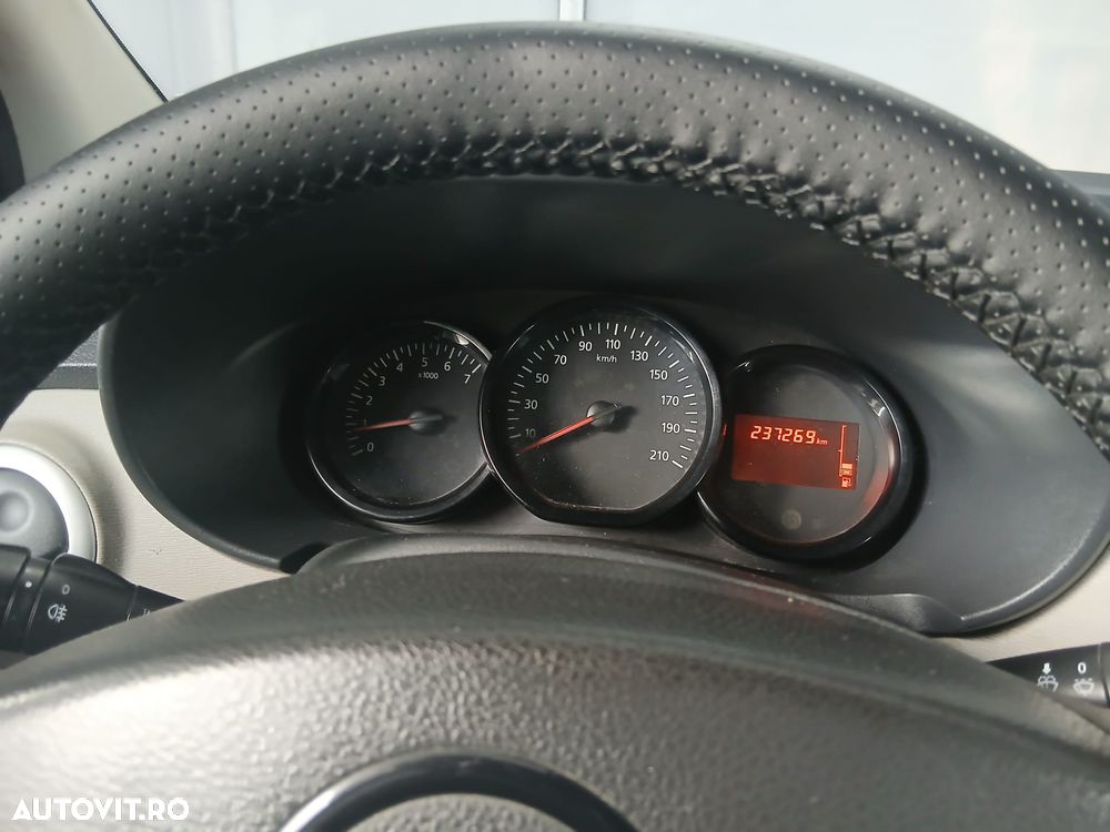 Dacia Lodgy 1.5 dCi 90 CP Ambiance - 17