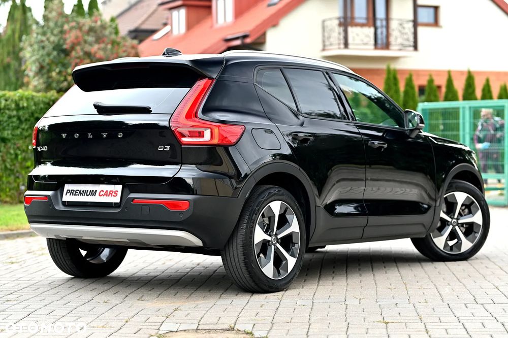 Volvo XC 40 B3 B DKG Ultra Black Edition - 11