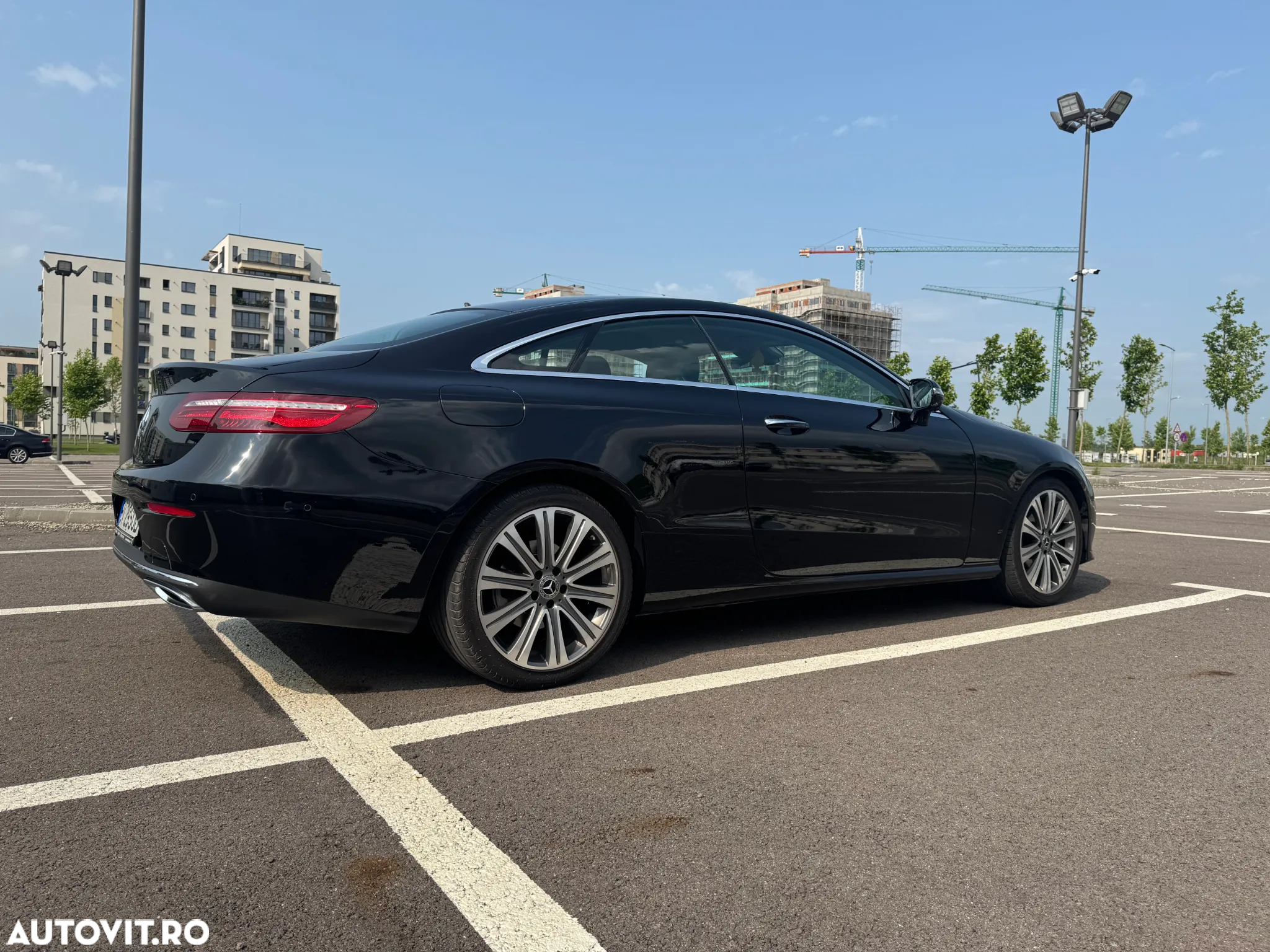 Mercedes-Benz E - 16