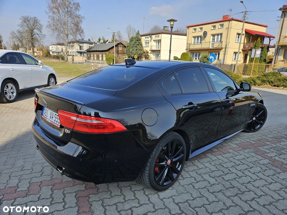 Jaguar XE S - 5