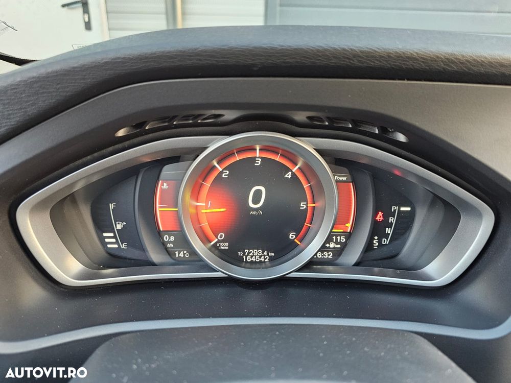 Volvo V40 D2 Geartronic - 28