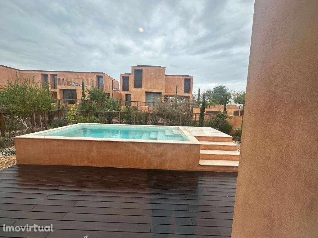 Moradia em banda T3, em zona calma de Vilamoura, Algarve - Grande imagem: 2/28