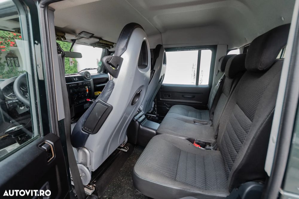 Land Rover Defender - 16