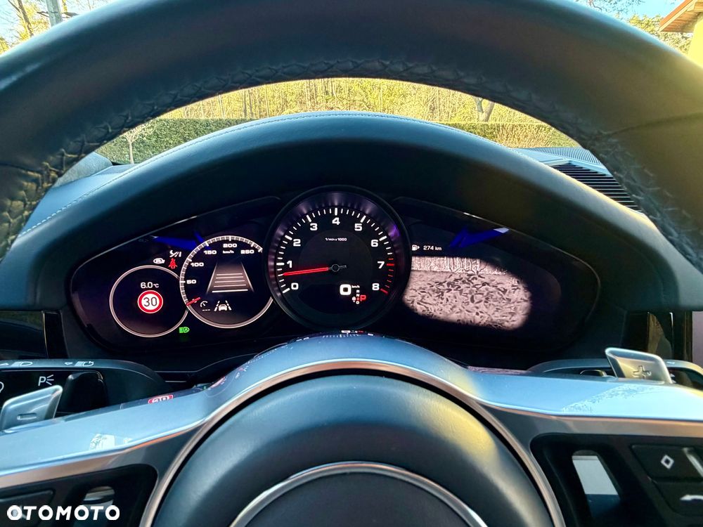 Porsche Cayenne Platinum Edition - 32