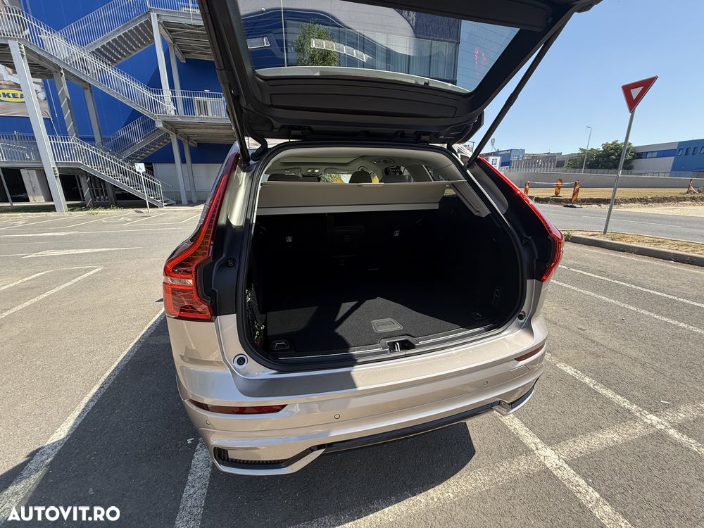 VOLVO XC60 2023 — imagine 8